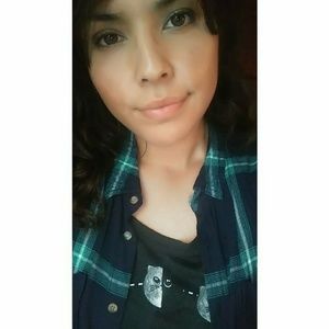 Meet your Posher, Cassandra